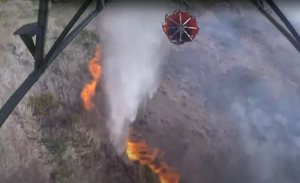 helicóptero combate incendio