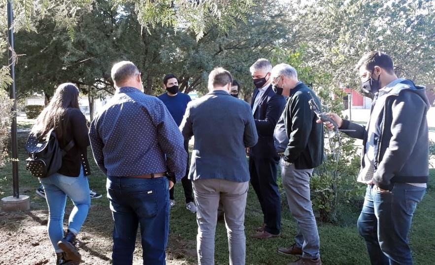 131f9b86-affe-47c3-af47-fcfecec20ec6