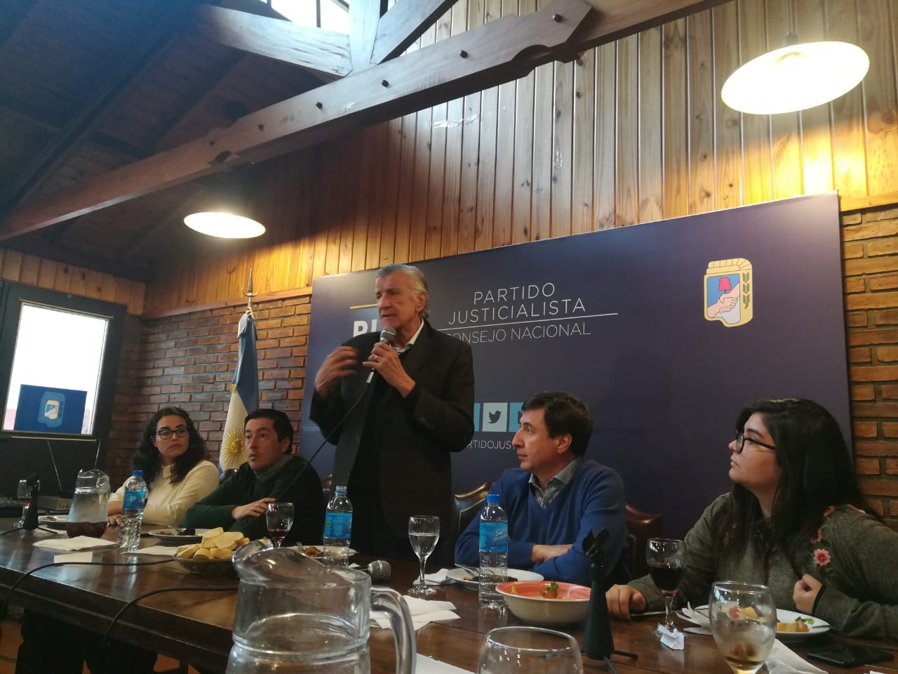 GASTON FRIAS CONGRESO JP GIOJA