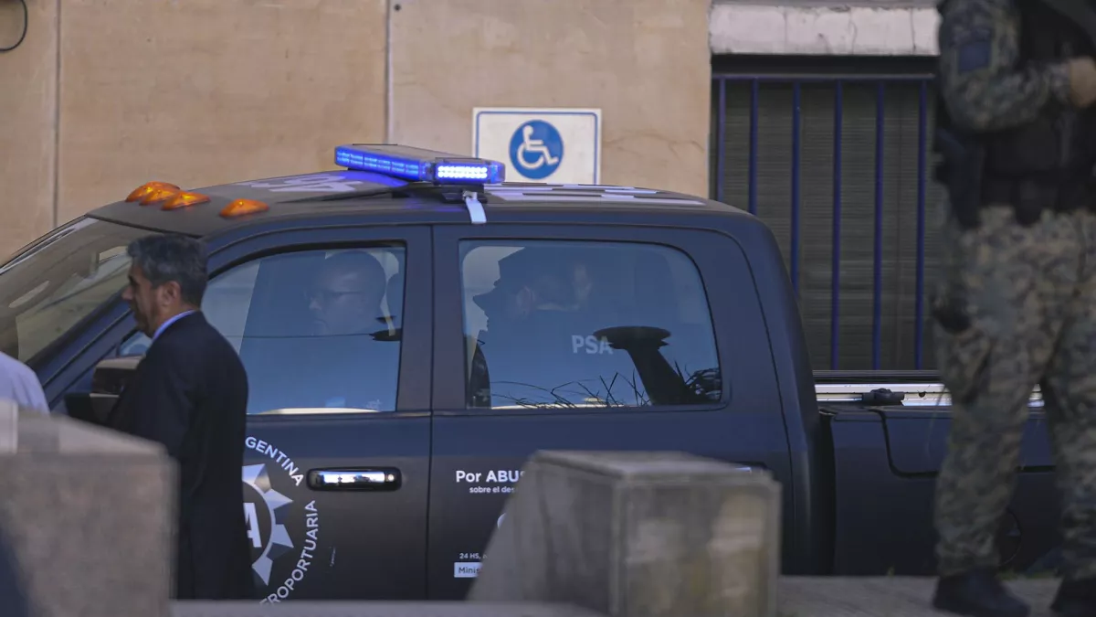 6317ae8cd7536_1200 (1)