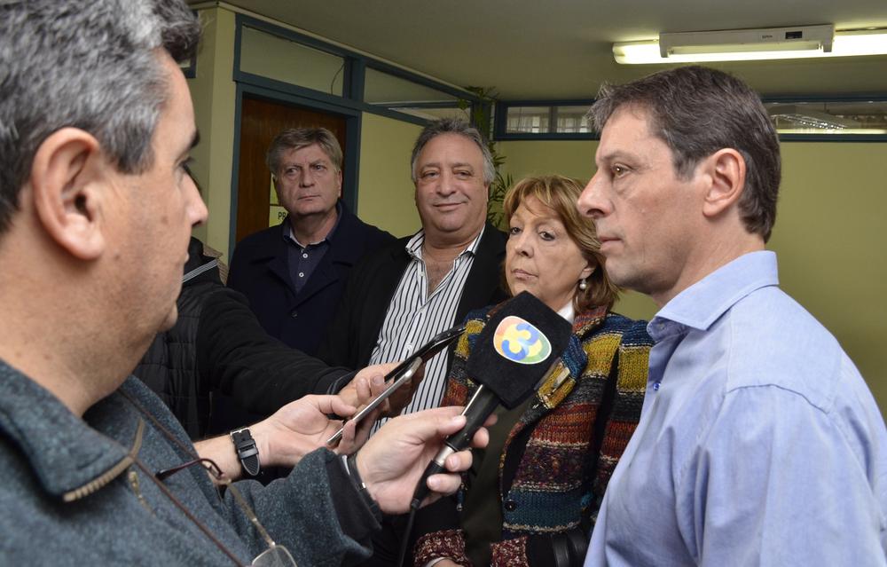 GOBERNADOR CON LEGISLADORES NACIONALES 4 - copia