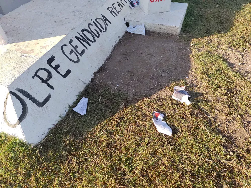 Monumento Irigoyen 6