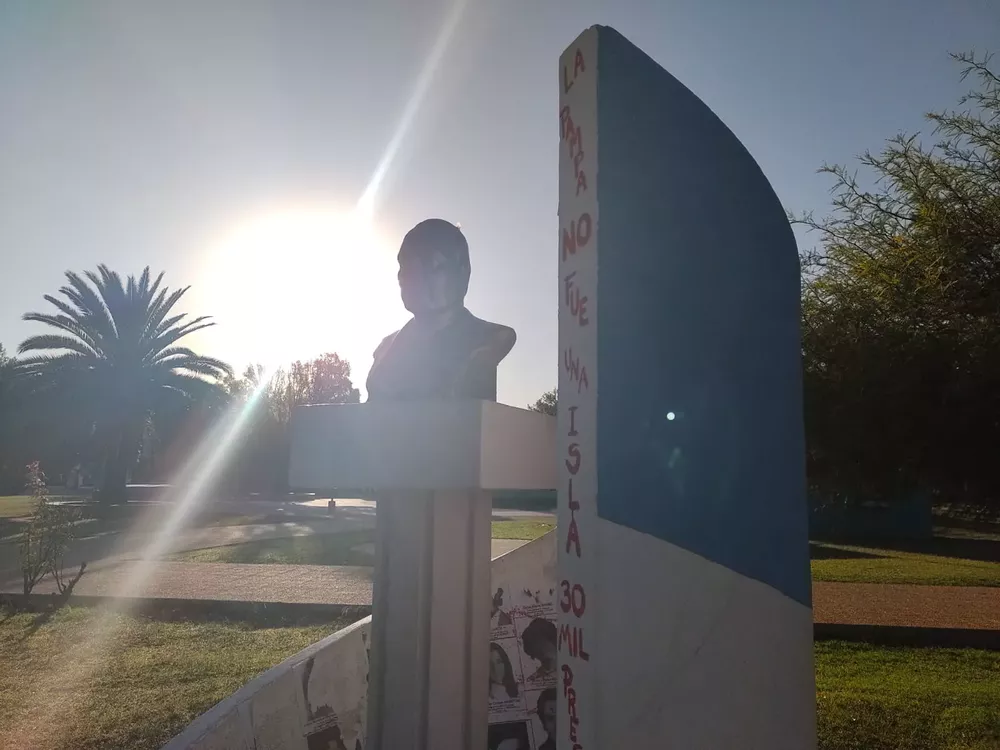 Monumento Irigoyen 1