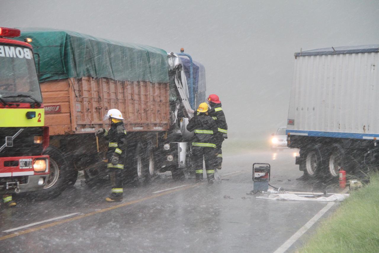 CHOQUE FATAL 2 CAMIONES 6