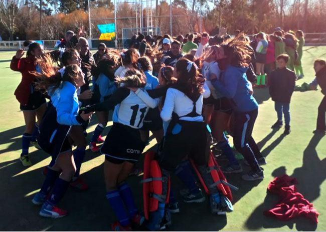 HOCKEY Campeonas Sub 14 y Sub 16