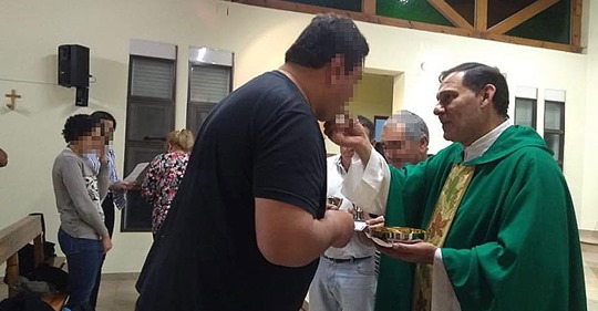 CURA ACUSADO ABUSO 2