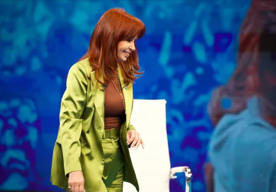 Cristina traje verde