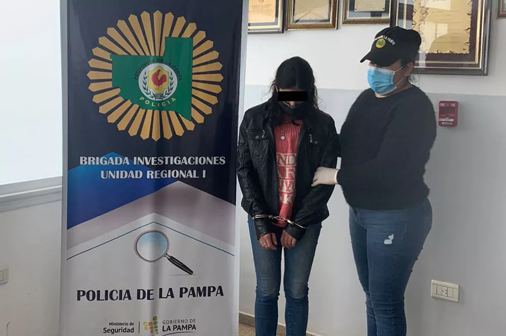 pareja detenida