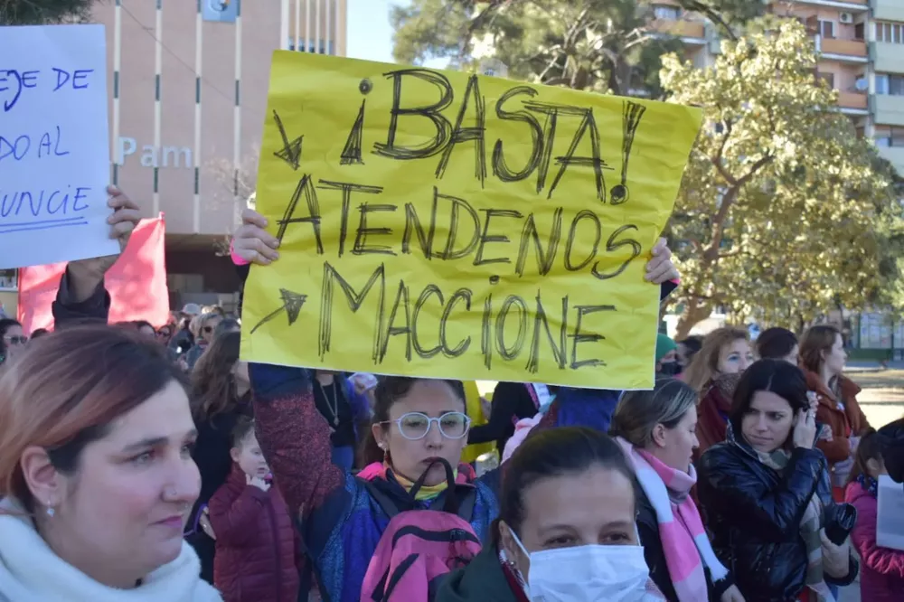 BASTA ATENDENOS MACCIONE