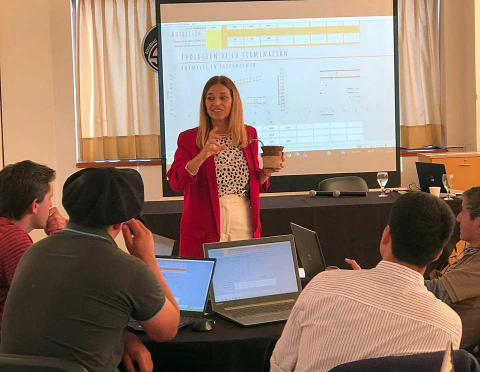 a CHARLA JORGE TOSELLI 8