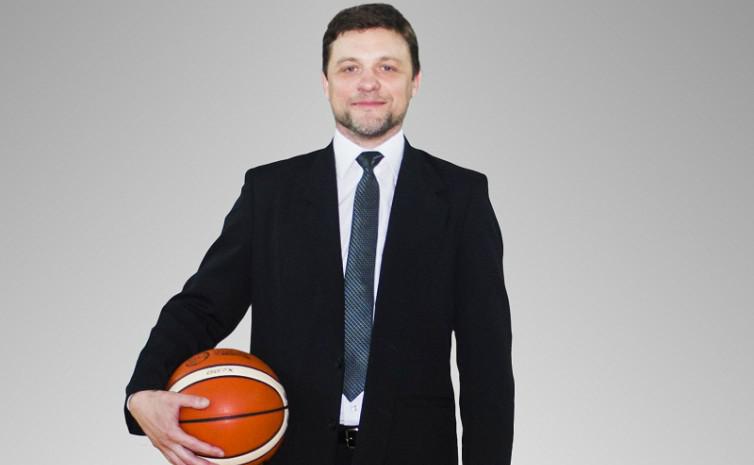 Guillermo Tasso con traje