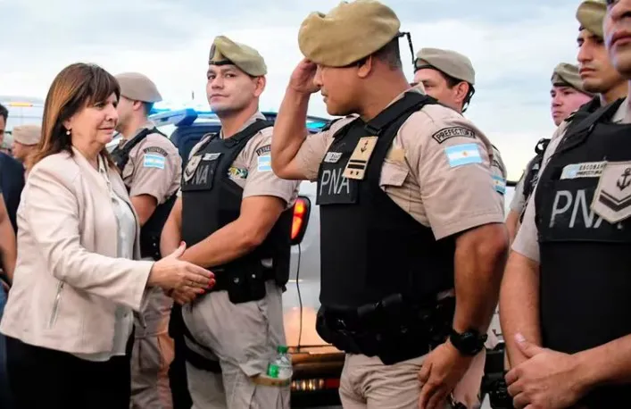 bULLRICH CON LA POLICIA