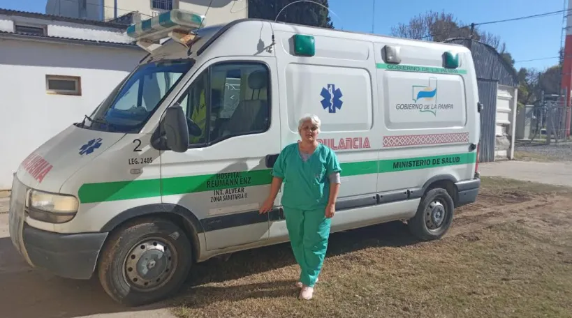 Mujer chofer ambulancia de Ceballos