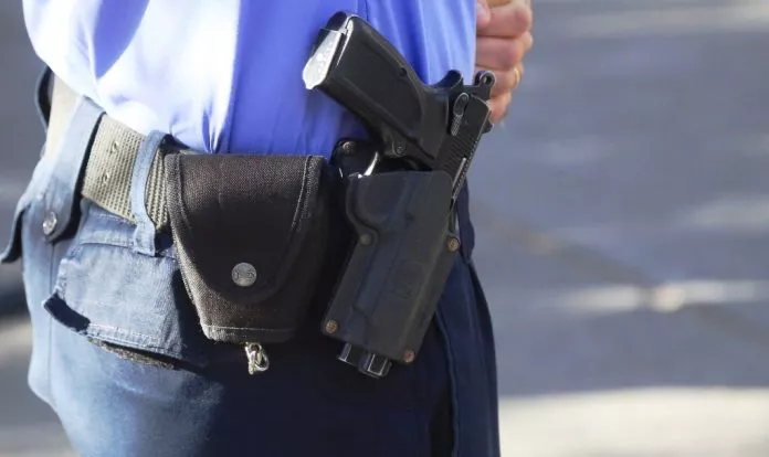 POLICIA ARMA