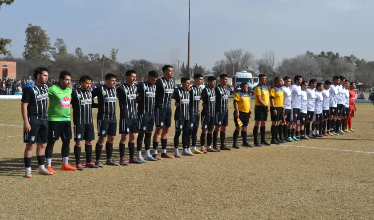Quetrequén Van Praet futbol