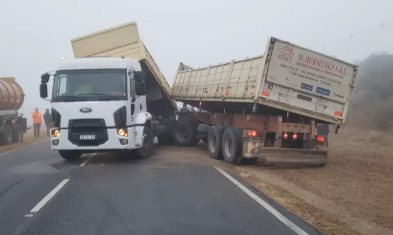 ruta-c-45-dos-personas-heridas-tras-choque-entre-camion-y-auto-1 (1)