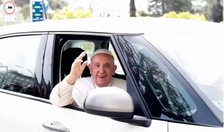 papa francisco auto