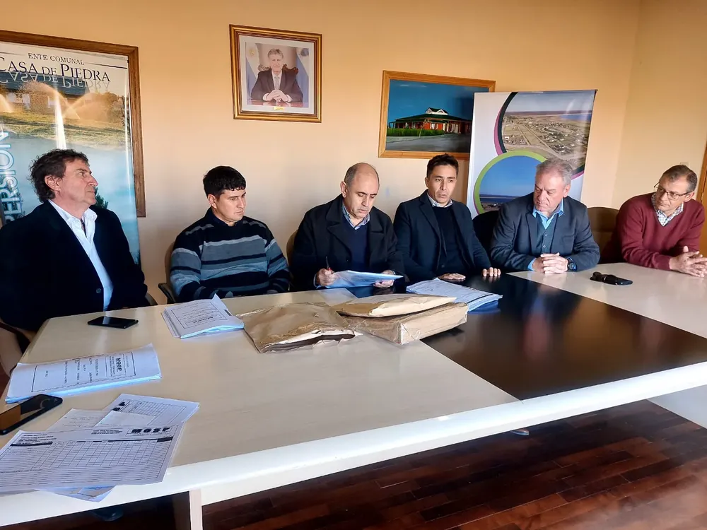 214633_ab357ead-7546-46a8-9448-f43f6fcc5021