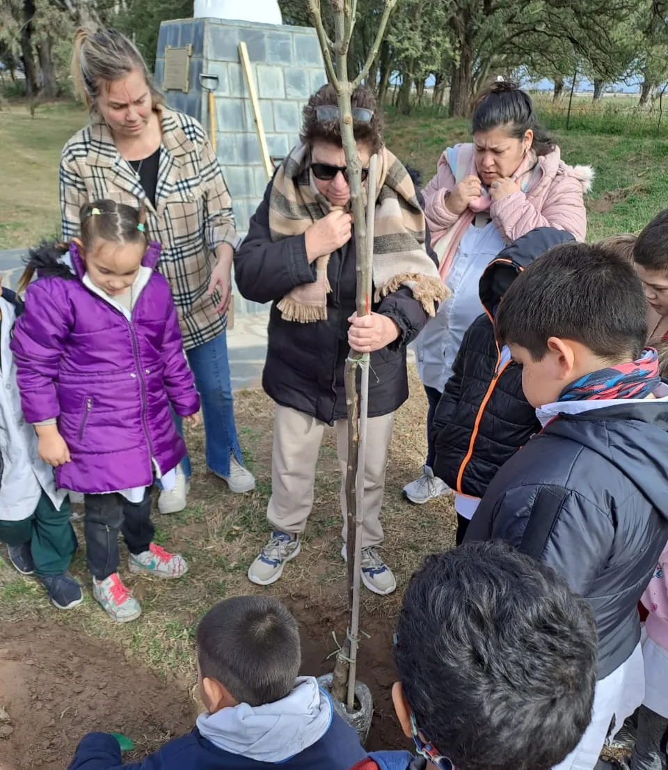 e905e1ca-6fe1-4e4c-b5b2-d14f2d8ad7c7