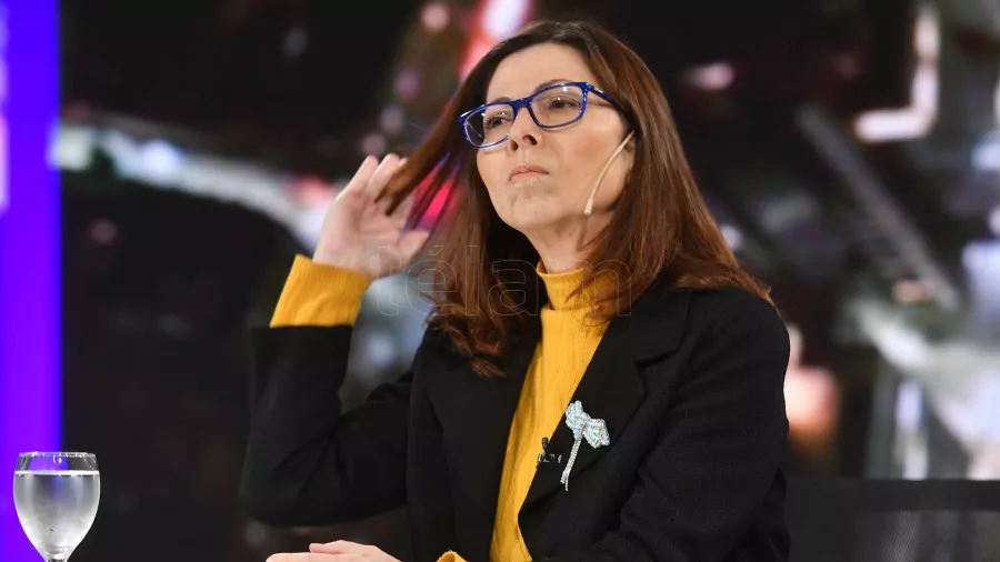 SILVINA BATAKIS