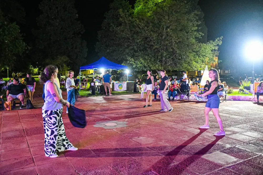 MUSICA EN LA PLAZA QUETREQUEN 3