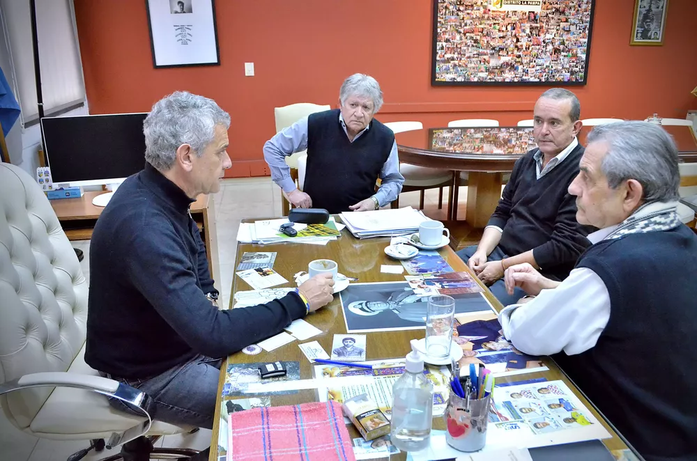 Paso Pehuenche reunión