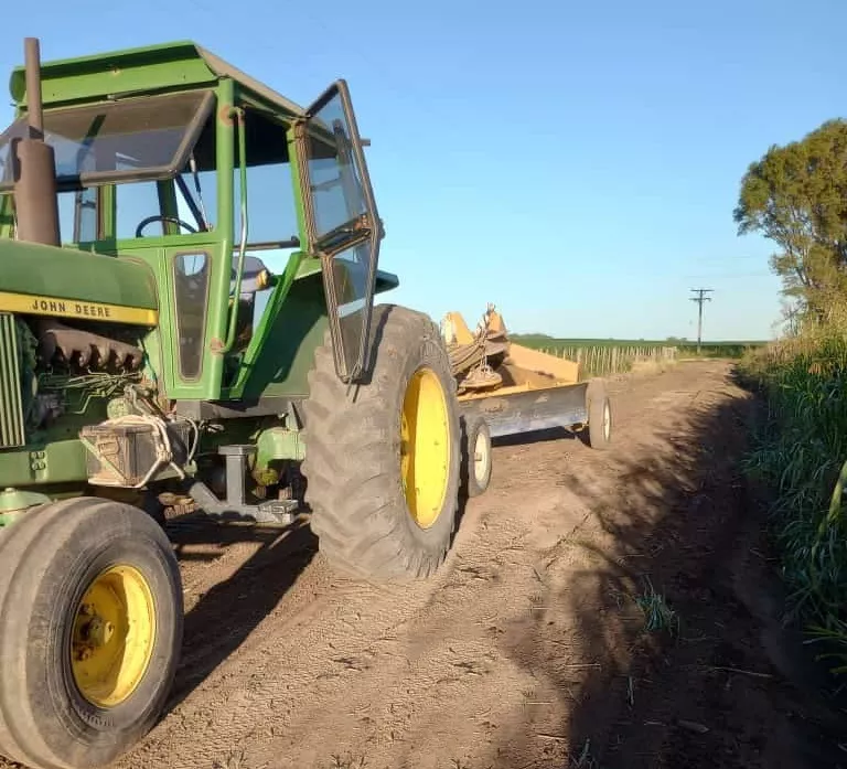 tractor champion fisher