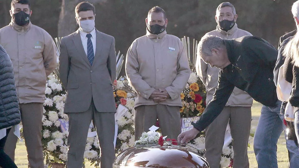 tapa-muerte-nene-grassi-macarronjpg