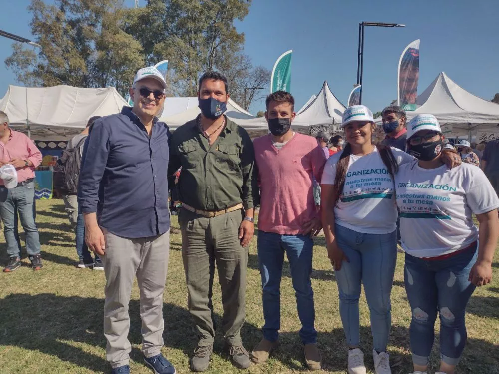 photo5141348232004217182-1-1000x750