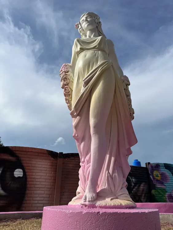 ADOLFO VAN PRAET MUJER MURAL 6 (FILEminimizer)