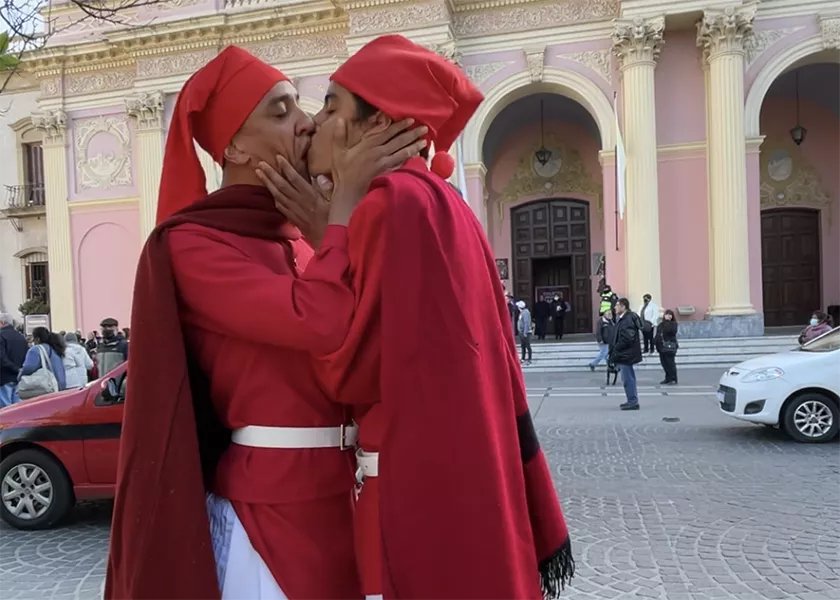 infernales beso