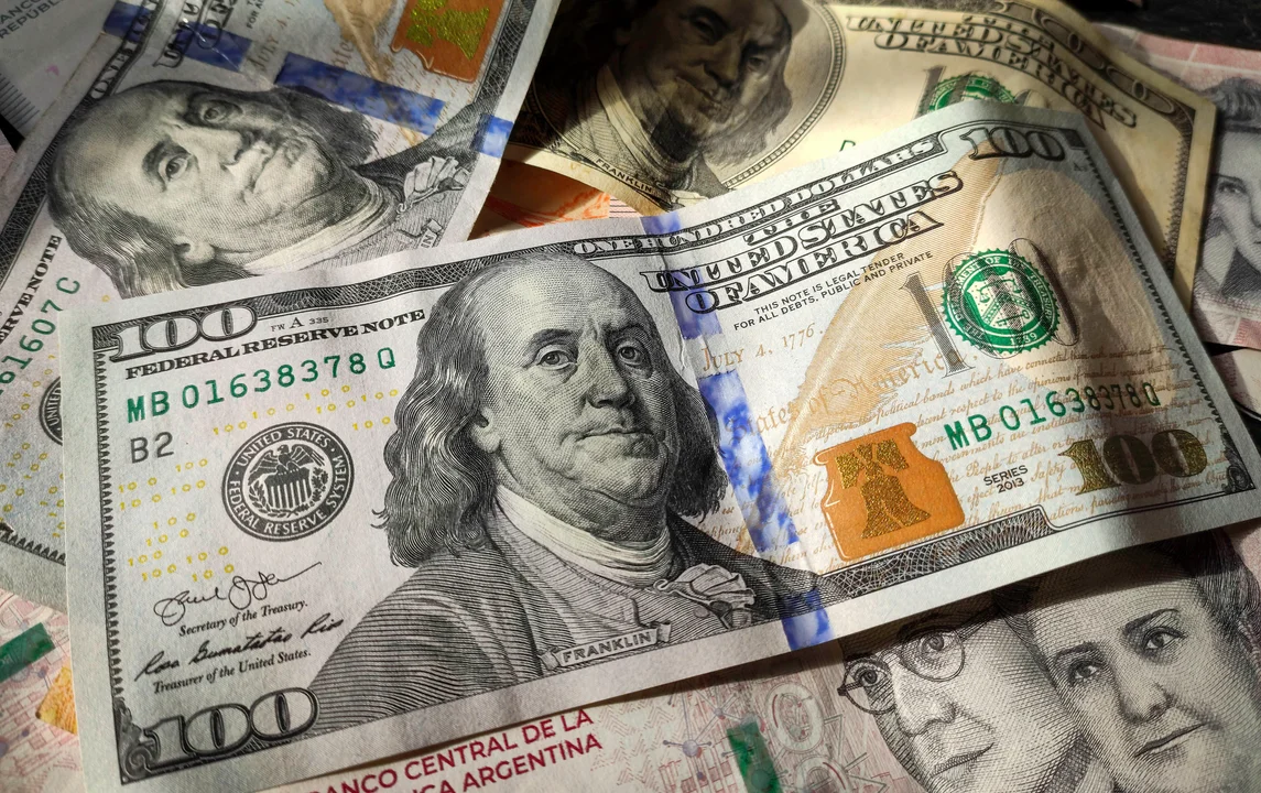DOLARES1