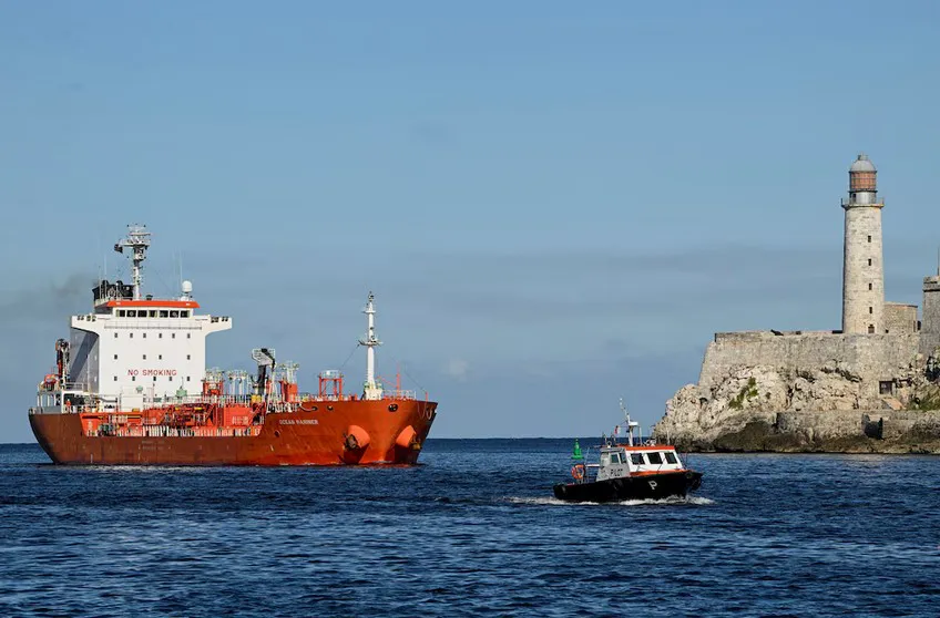 BUQUE PEROLERO EN CUBA