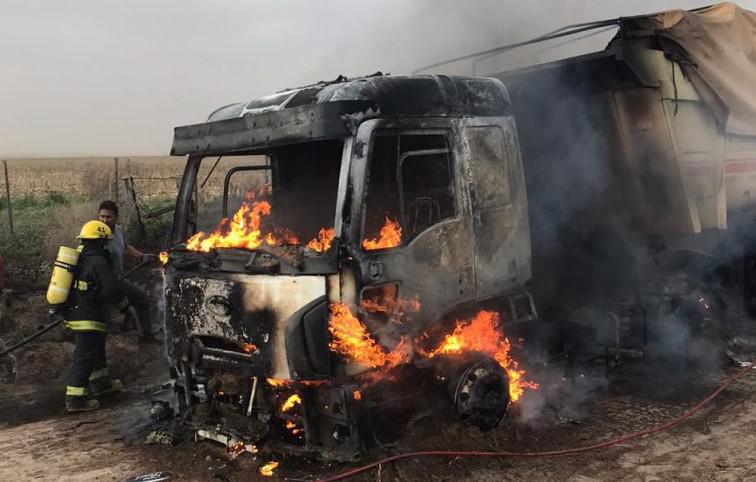 Incendio camion en el Guanaco 2