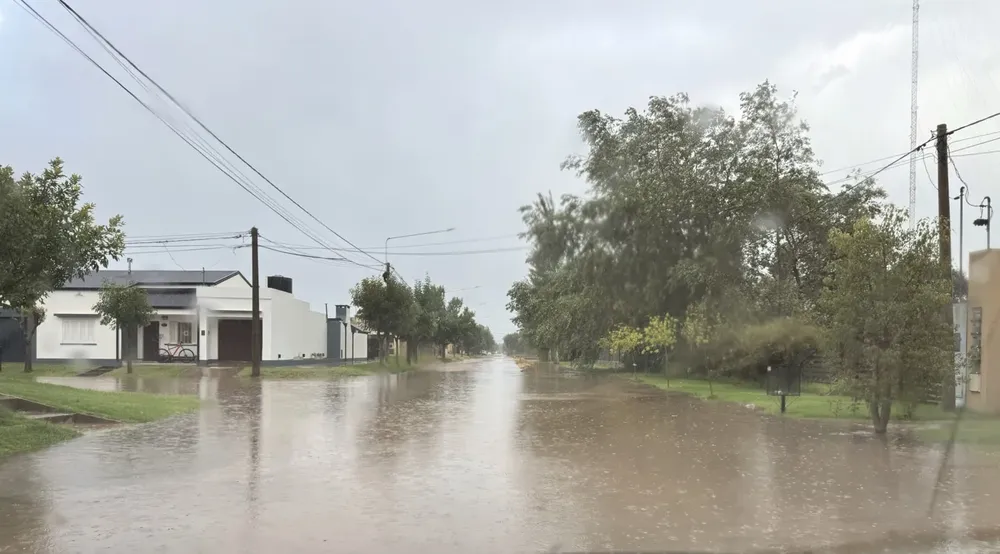 LLUVIA CALLE ESCALADA 1 FILE