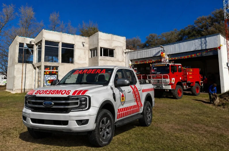 Bomberos Parera camioneta