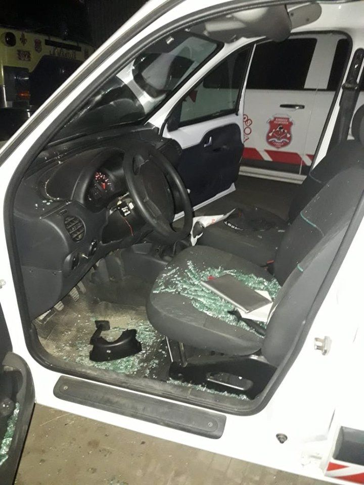 VEHÍCULO BOMBEROS DESTROZADO