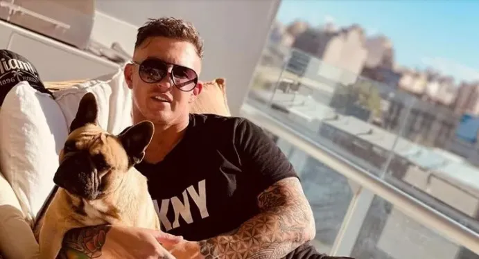 perez algaba con el perro