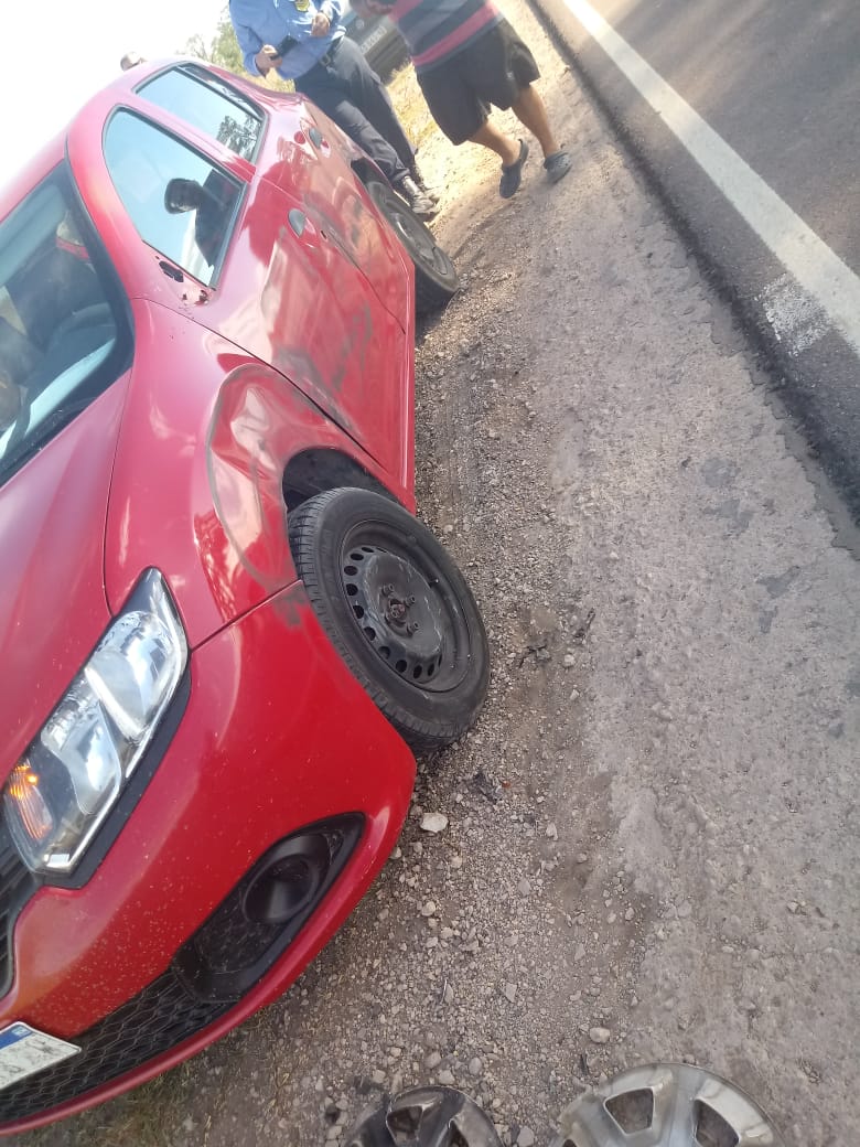 auto en banquina rozado 2