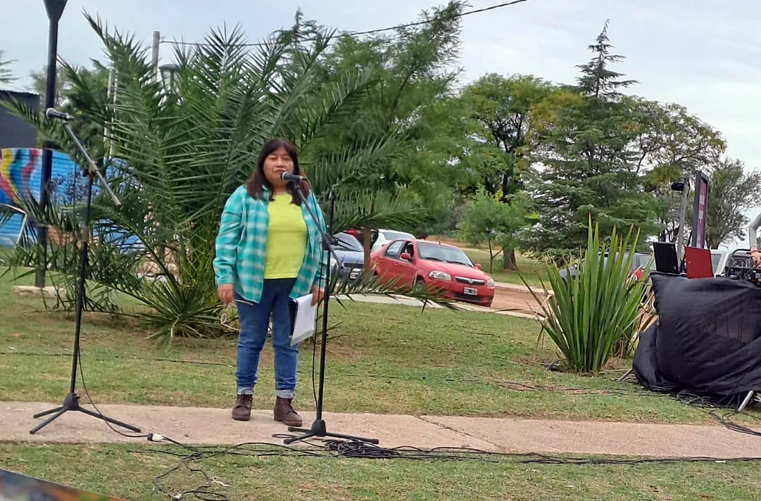 ff7af918-3e0b-4d33-8050-371df82aa2b7