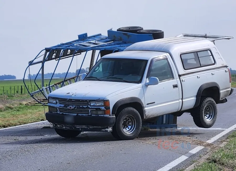 VUECLO CAMIONETA CON 3 TOROS 5 info