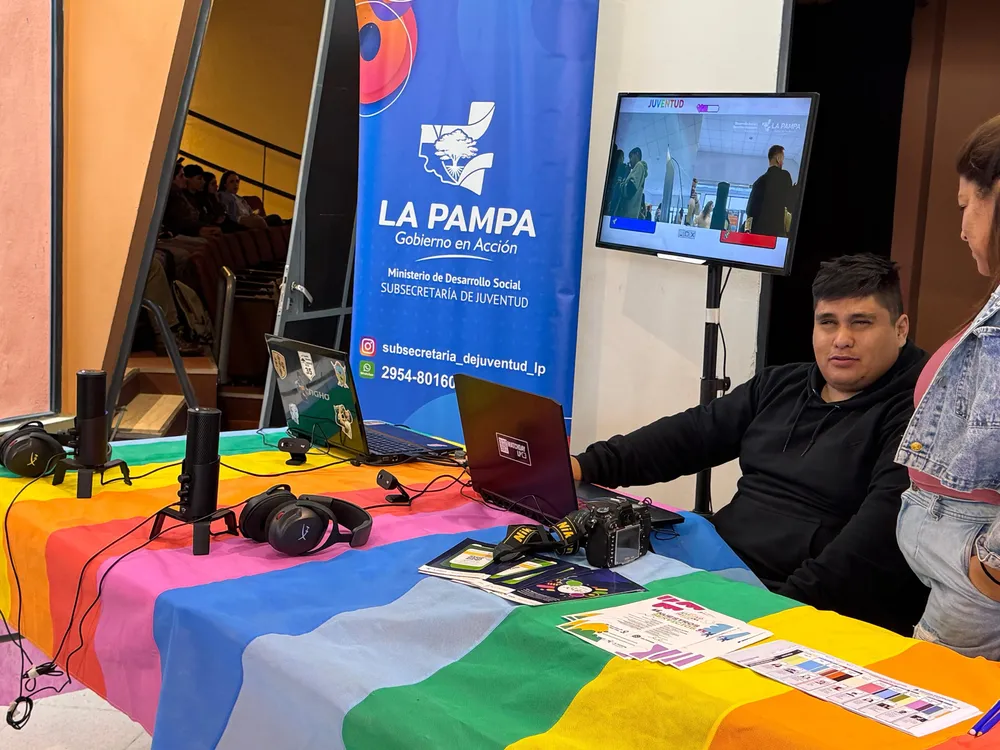 ee453854-6402-42cb-89d4-572332670cf2