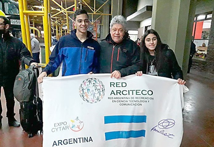 PAMPEANOS A FERIA DE CIENCIAS