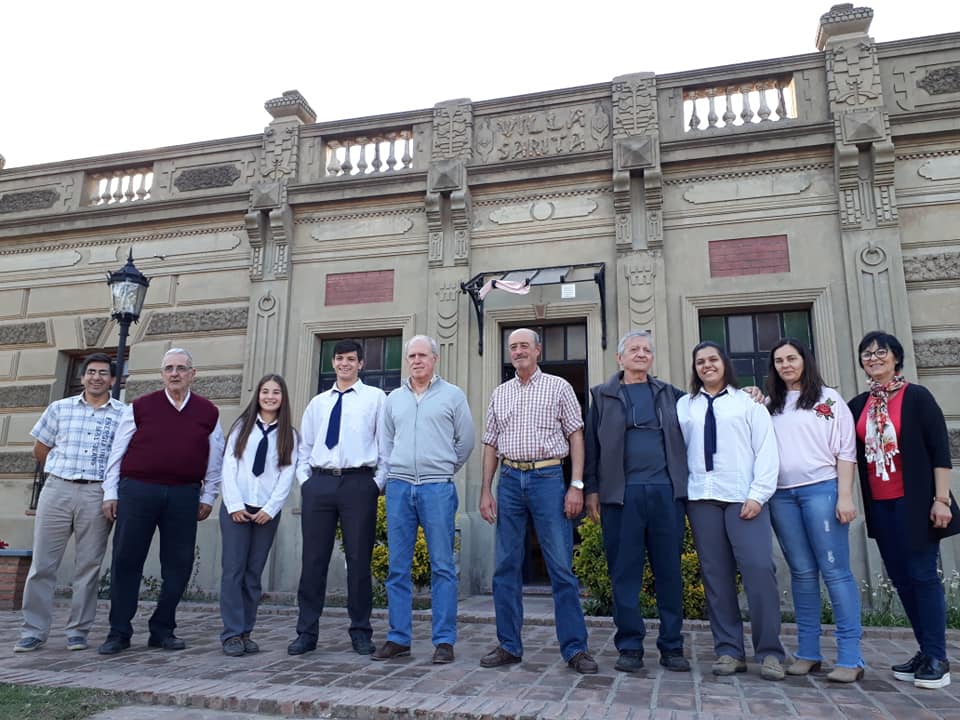 DESCUBRI LO DIFERENTE 1