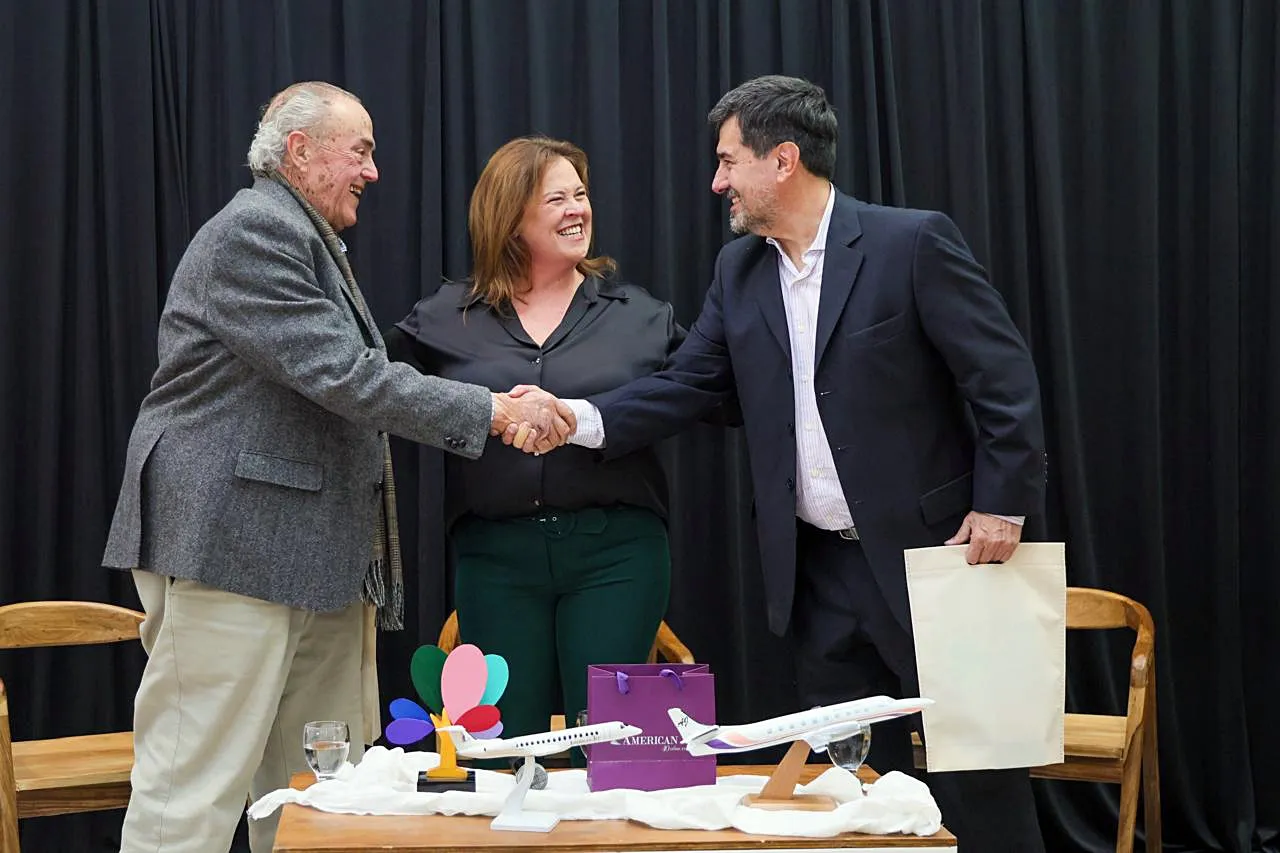 american jet alonso pico muni 1