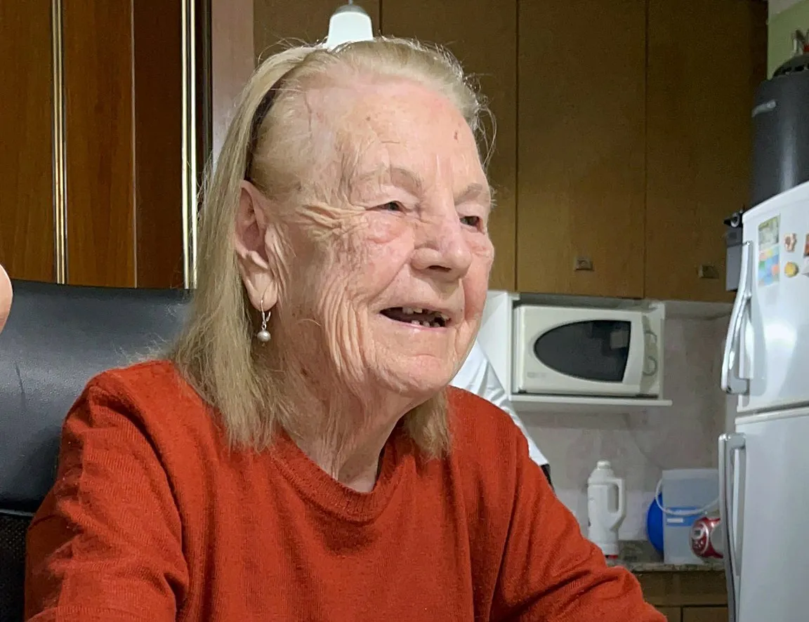 ANA MARIA RESLER DE HECKER 5