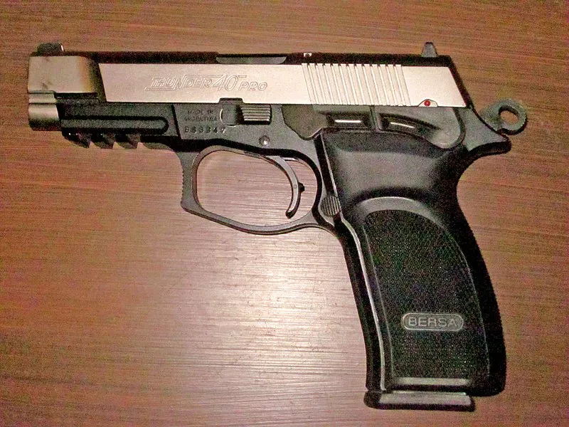 pistola bersa