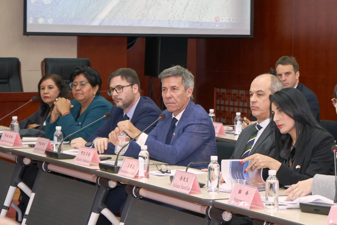 ardohain en china 4 FILE