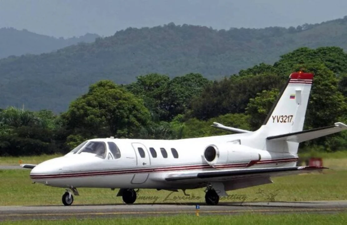 AVION1