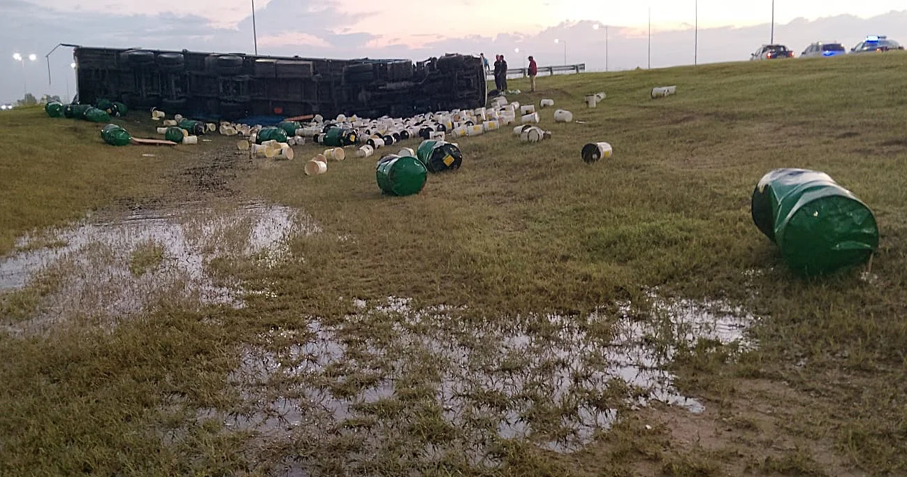 VUELCO CAMIÓN LUBRICANTES 2